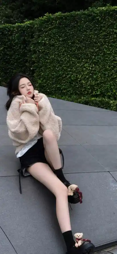 亚洲中文字幕无码爆乳资源解析：从英语老师场景到国产学生视频的真相